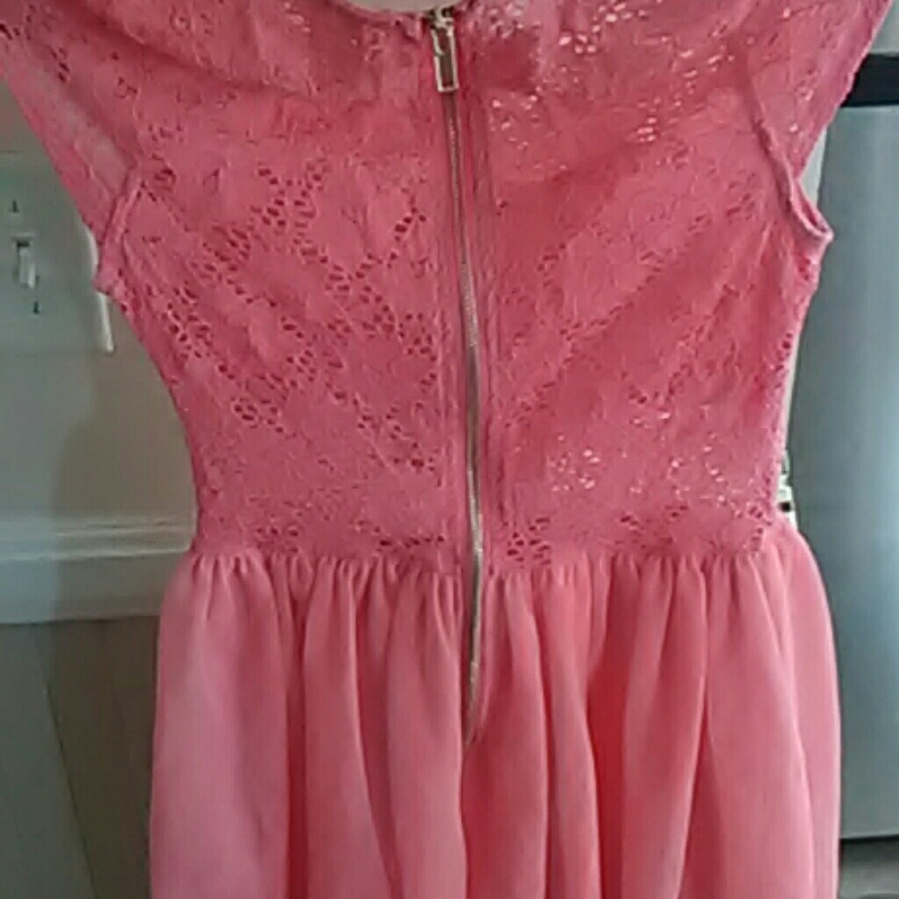 Dress - Picture 4 of 4